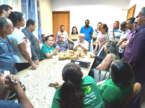 Secretário Josias Gomes Recebe Representantes De Associações De Agricultores Familiares