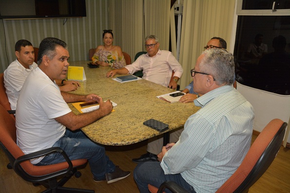 Secretário Josias Gomes Recebe Em Audiência Lideranças Políticas De Quixabeira