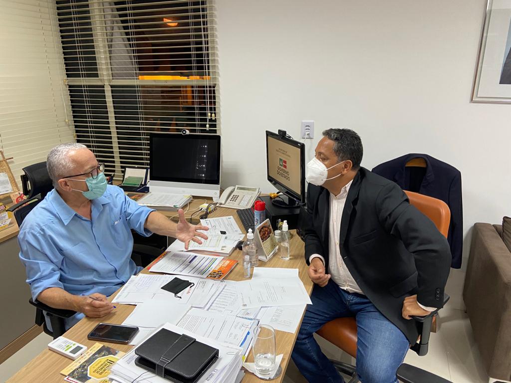 Secretário Josias Gomes Recebe Em Audiência O Chefe De Gabinete Da Prefeitura De Itaparica   