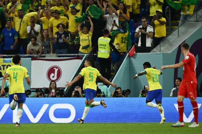 Brasil Venceu A Suíça Por 1-0 Com Golaço De Casemiro