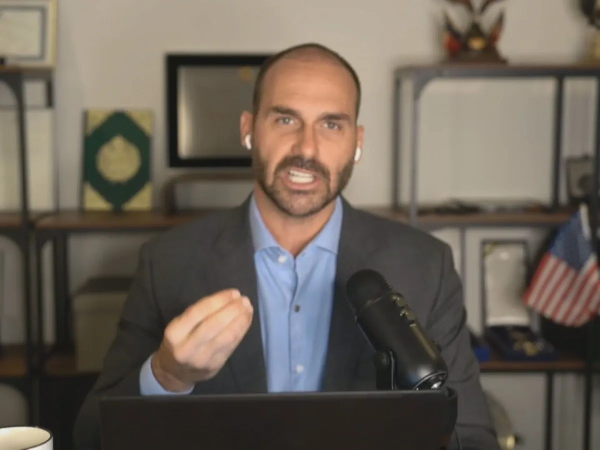 Eduardo Bolsonaro No Ninho Da Serpente: Chantagem Contra O Brasil Exige Prisão Imediata