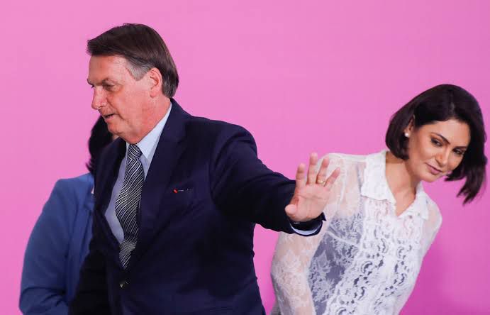 Lula Muda O Brasil; Bolsonaro E Familícia Caminham Para A Cadeia