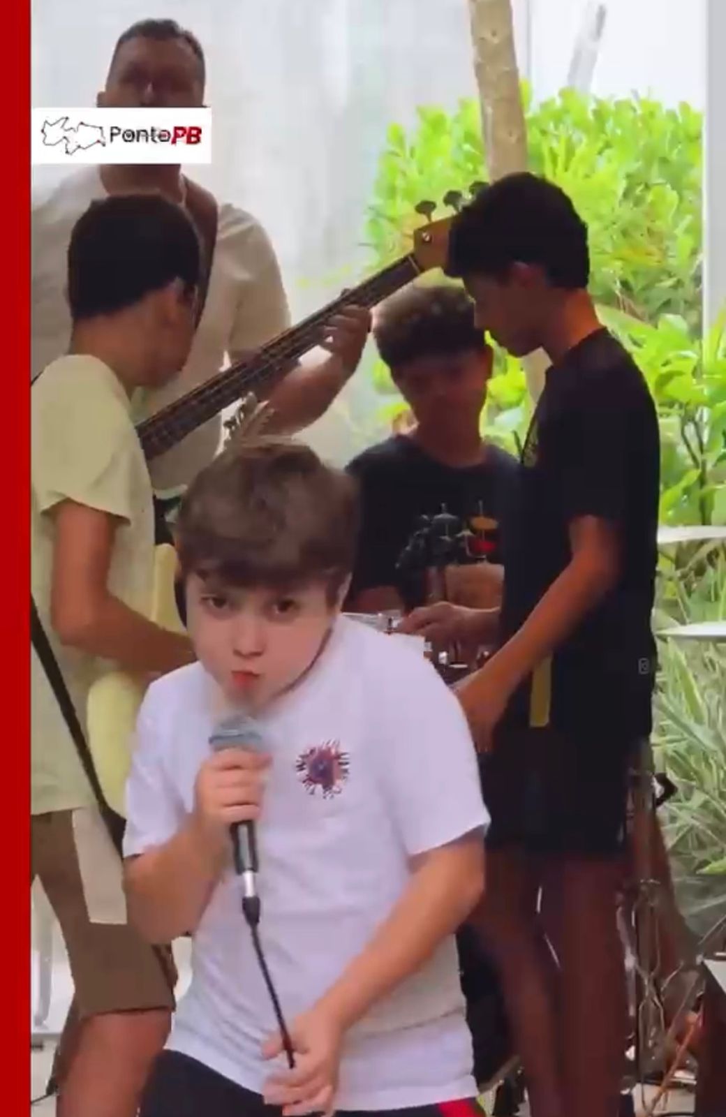 “A Vida é Amiga Da Arte”: Infância, Memória E Música Em Cena